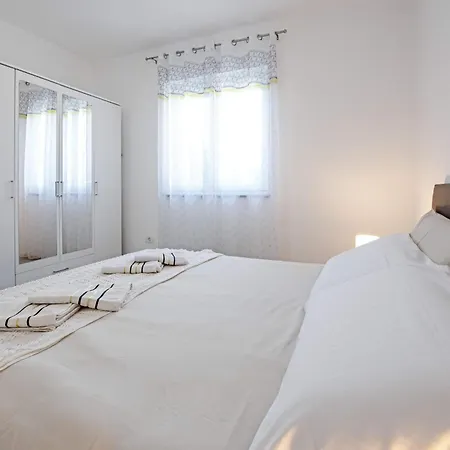 Domia, A Peaceful Just 5km From The Sea Krsan