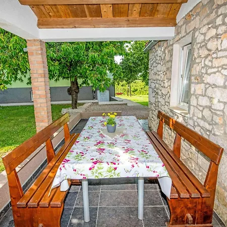 Domia, A Peaceful Just 5km From The Sea *